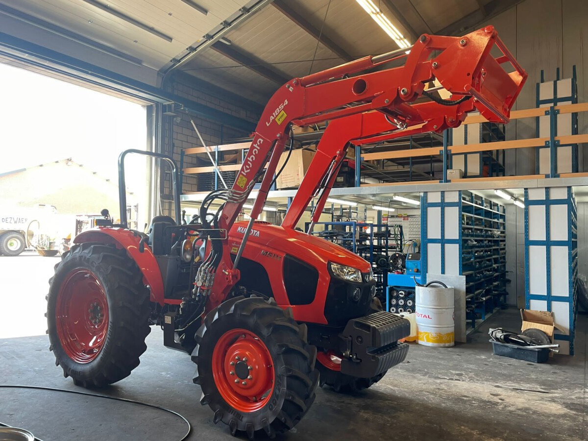 Kubota M5111 met frontlader     Verkocht!