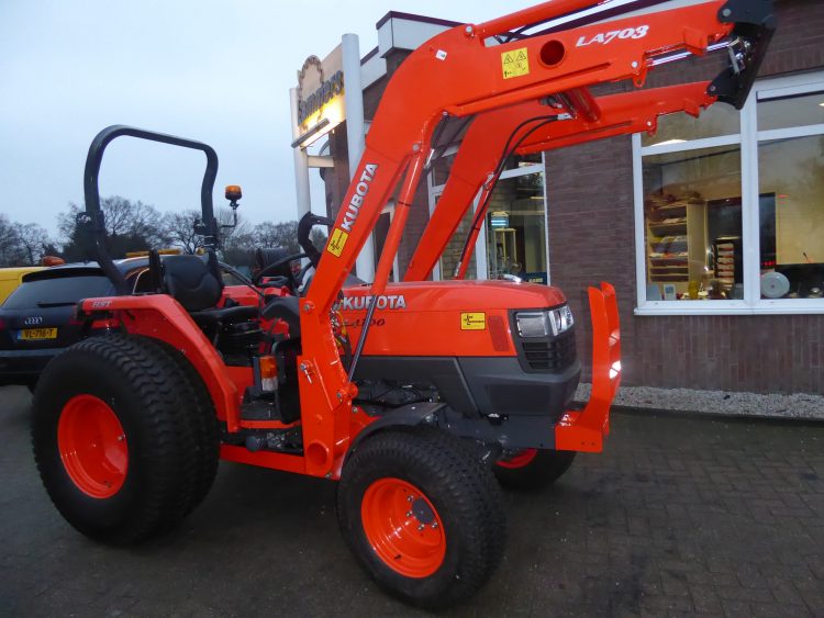 Kubota L4100 met frontloader, verkocht