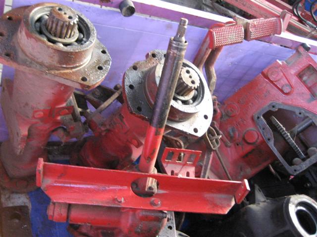 Case international 453 axle parts, gearbox and wheelhouse