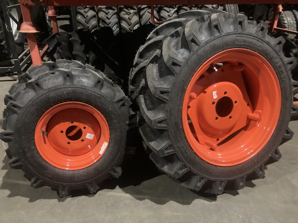 Banden Kubota EX NIEUW