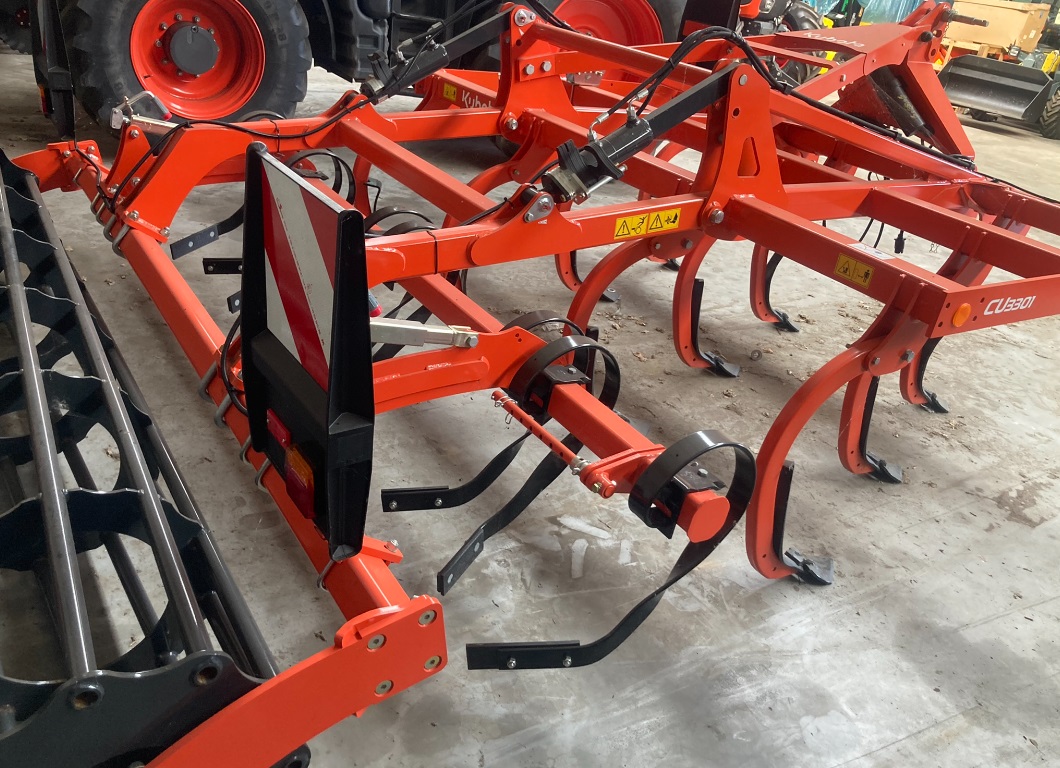 Kubota CU3301 cultivator