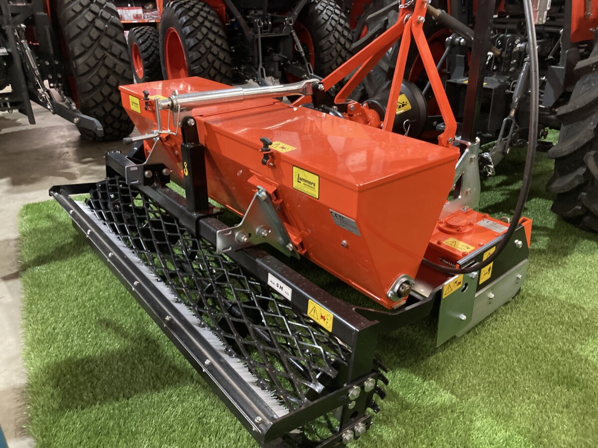 Kubota graszaaimachine met kopeg