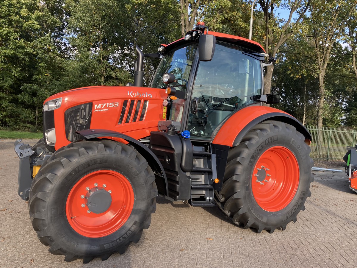 Kubota M7153 Premium