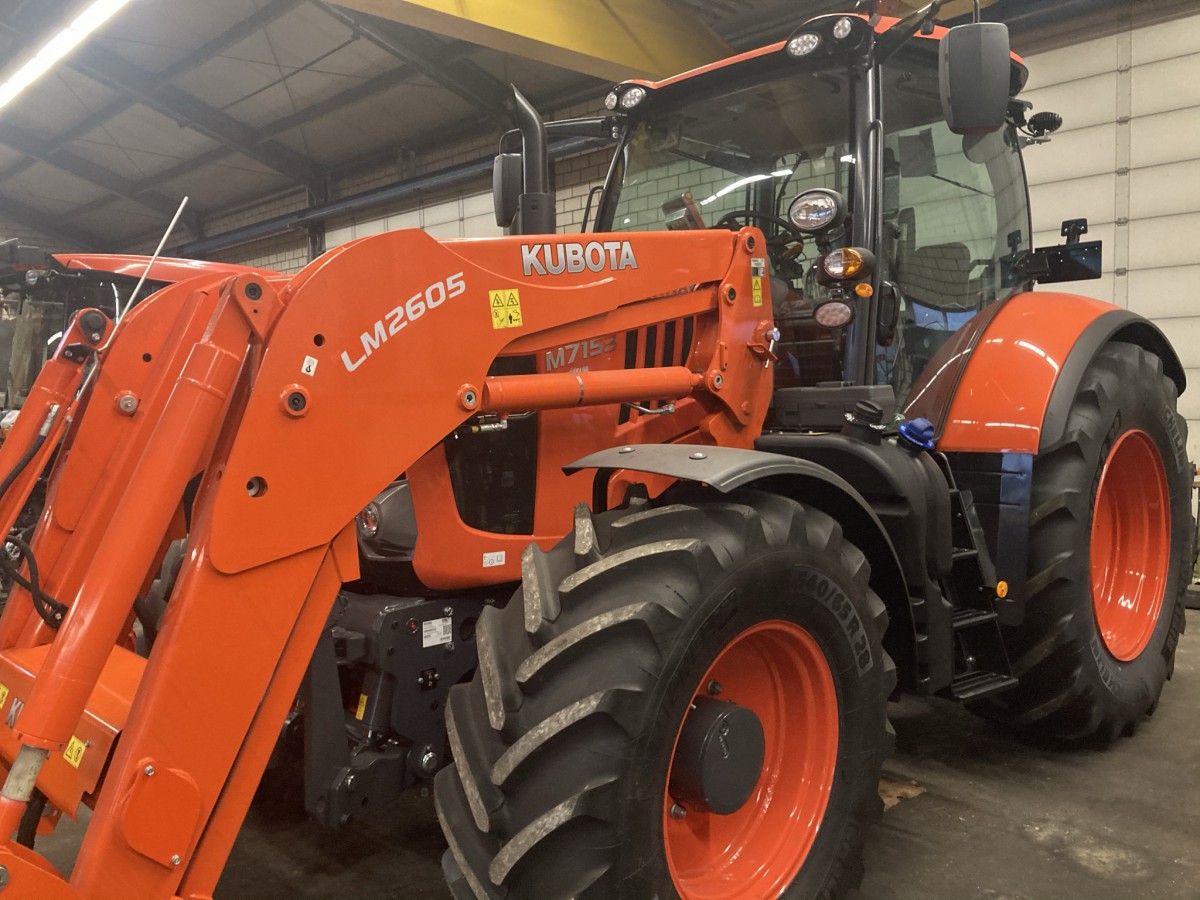 Kubota M7153 met voorlader, nieuw