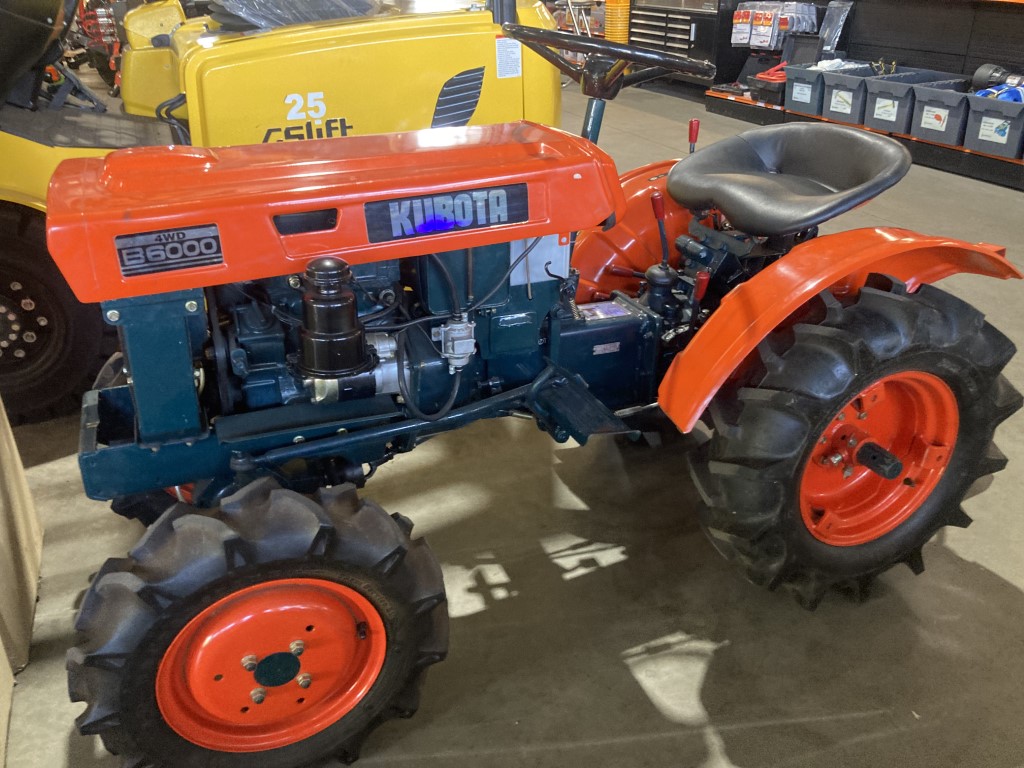 Kubota B6000 4WD