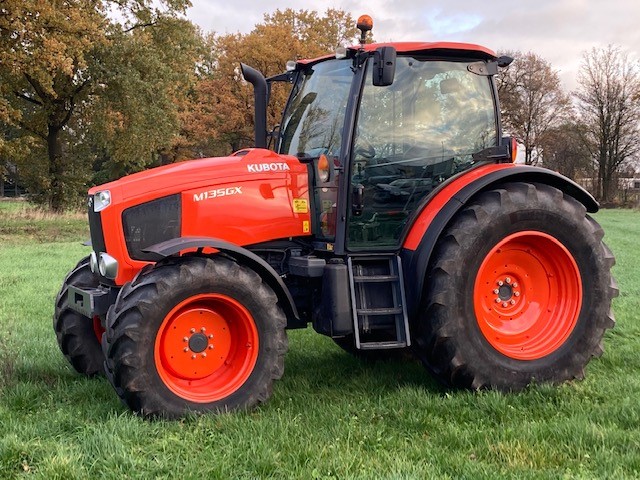 Kubota M135GX