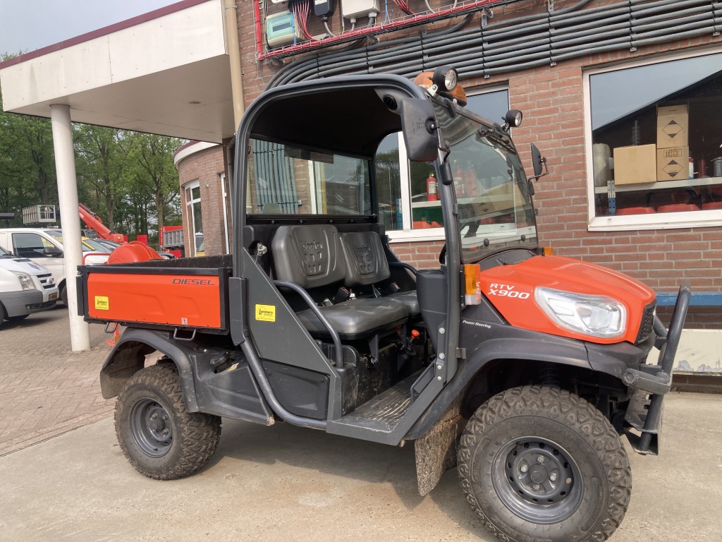 Kubota RTVX900