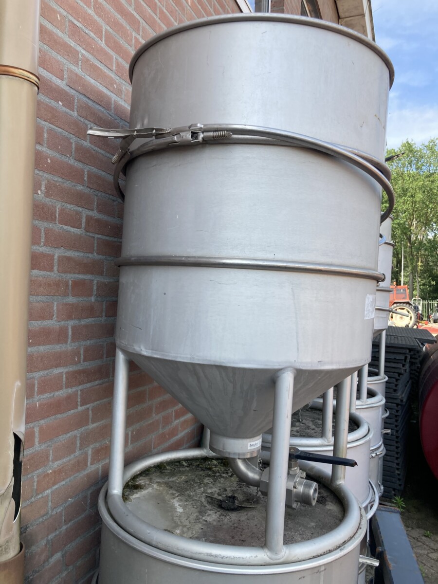 Aluminium vaten trechtervormig