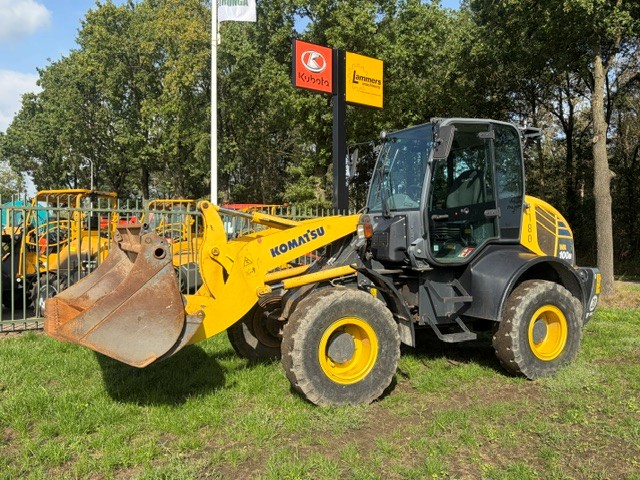 Komatsu WA100M-7