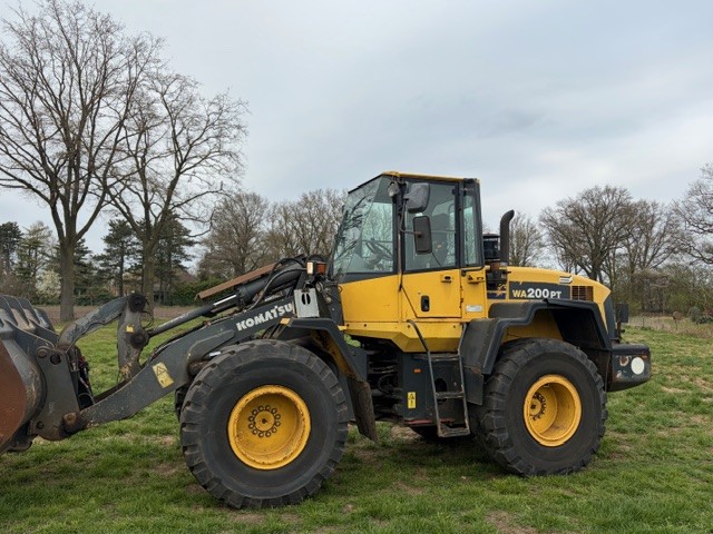 Komatsu Wa200