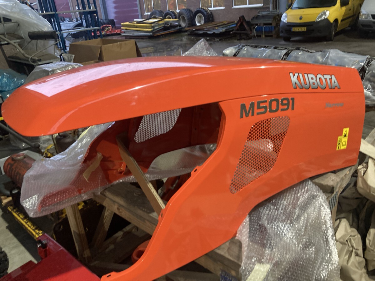 Kubota motorkap Nieuw