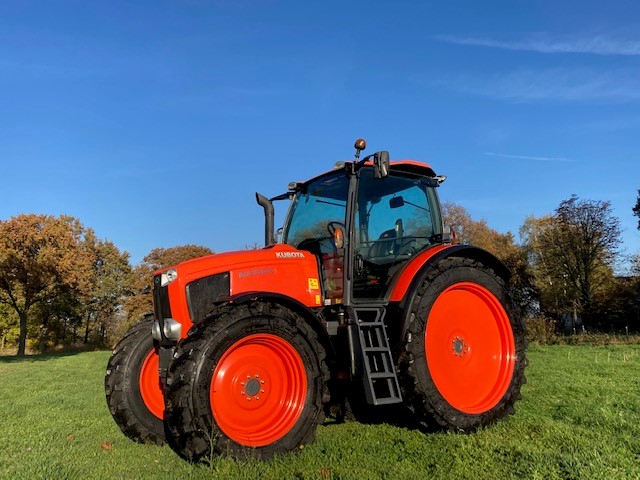 Kubota M135GX 64cm bodemvrijheid