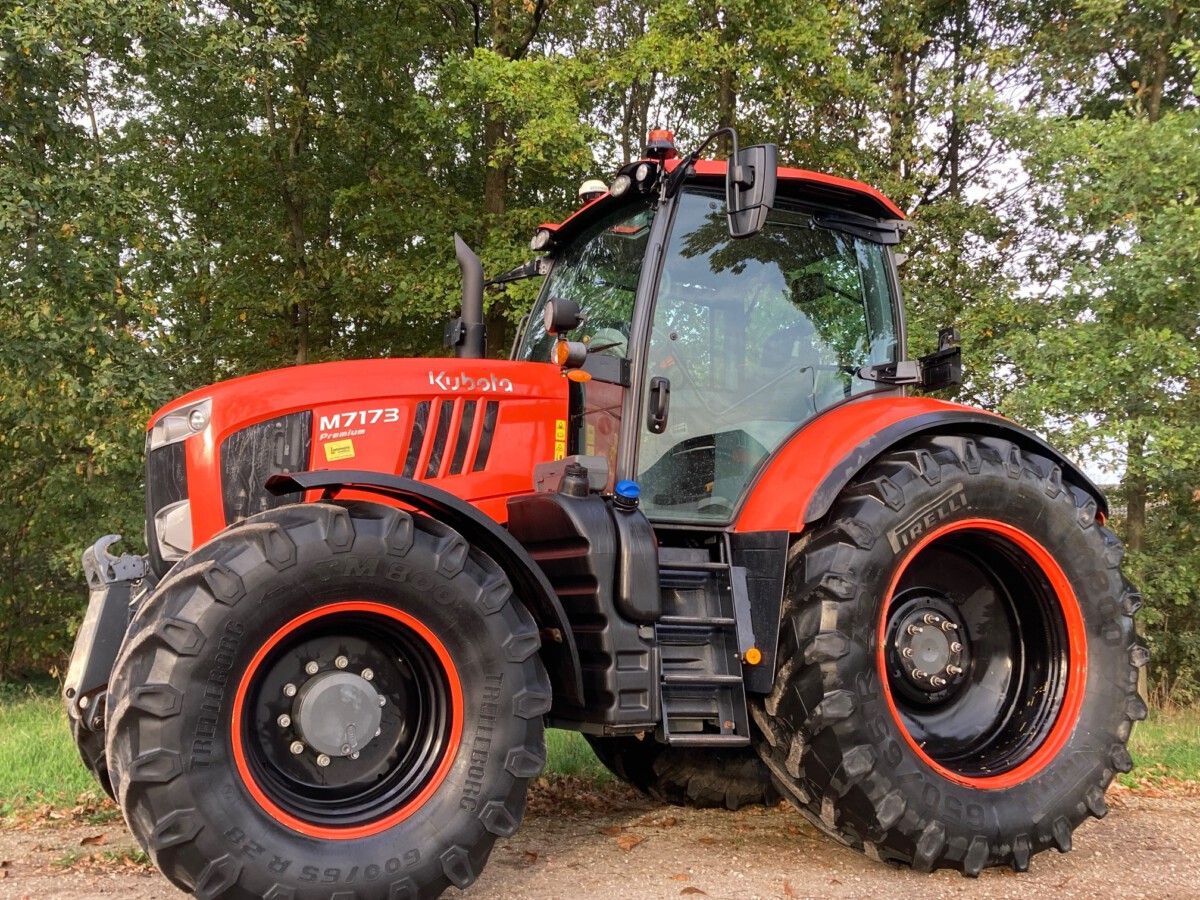 Kubota M7173 Premium KVT